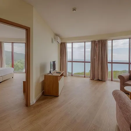 Stayflex By Helios 4*